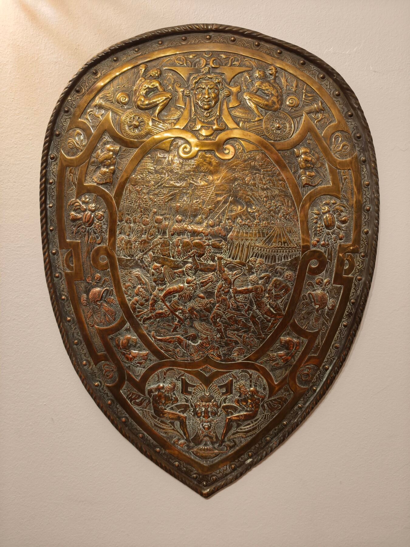 Escudo de gala de Enrique II de Francia