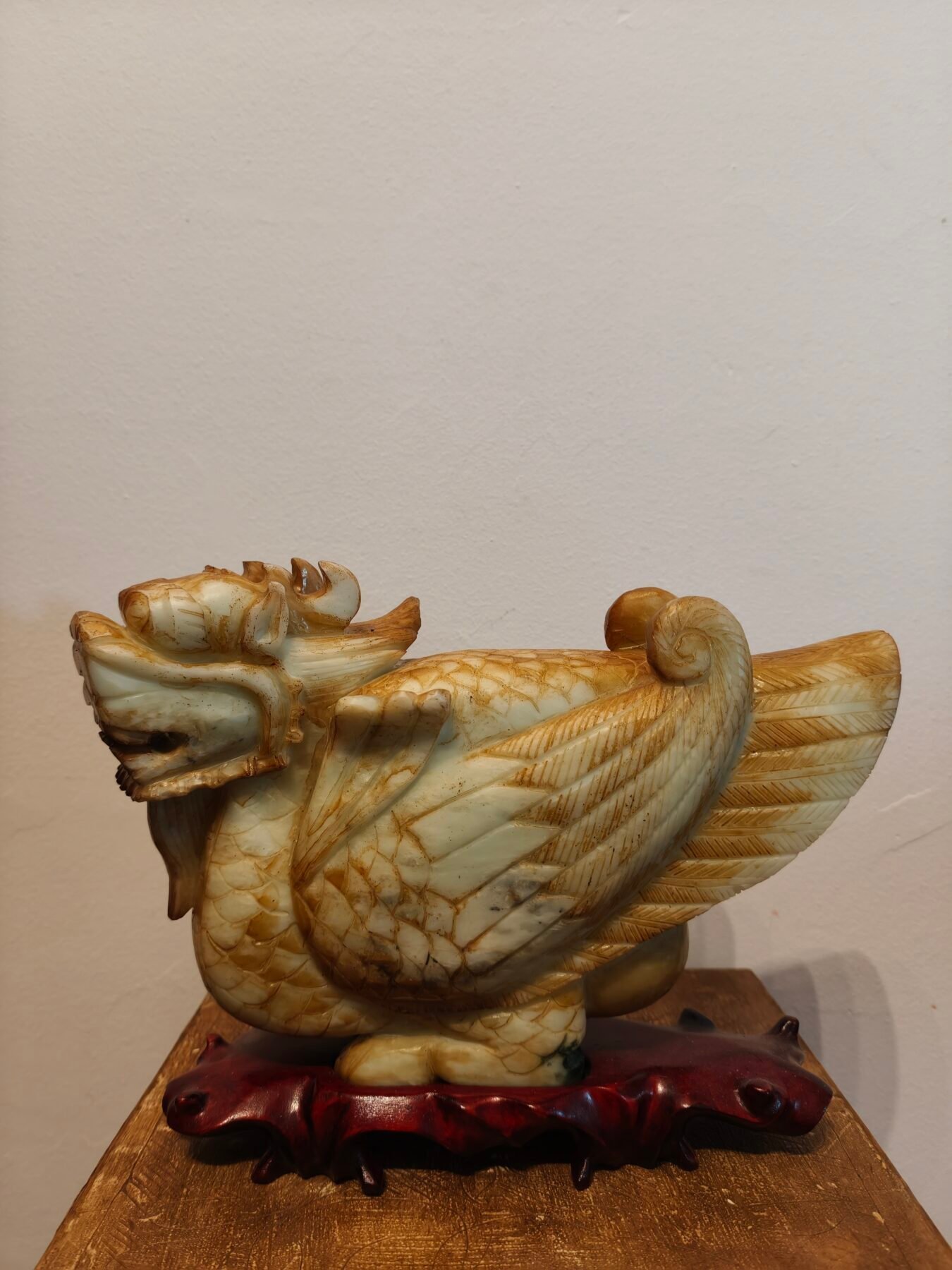 Escultura zoomorfa de bixi en jade Hetian tallado