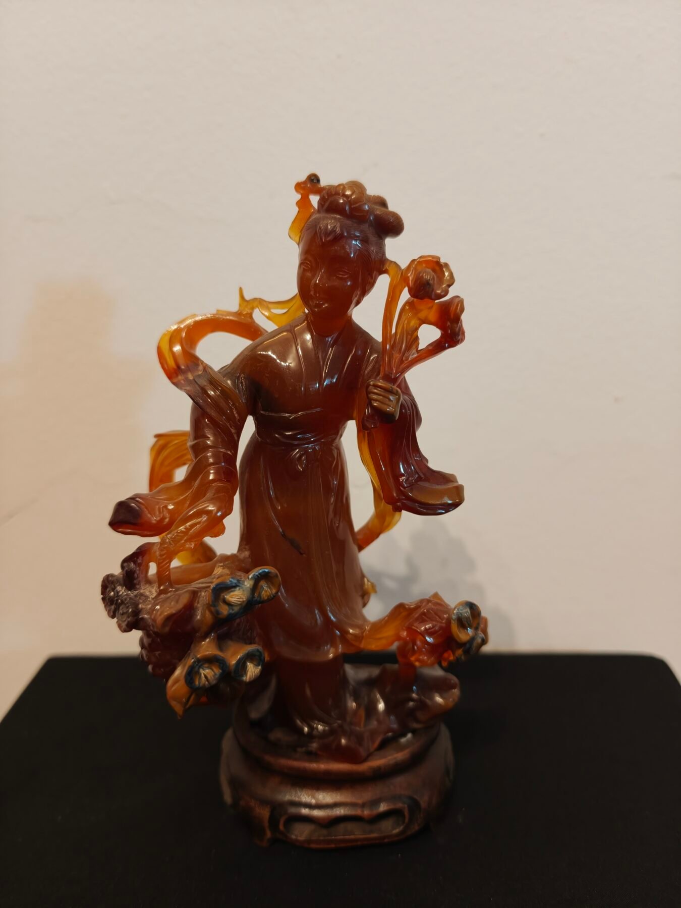 Escultura China de Guanyin en Ágata Cornalina
