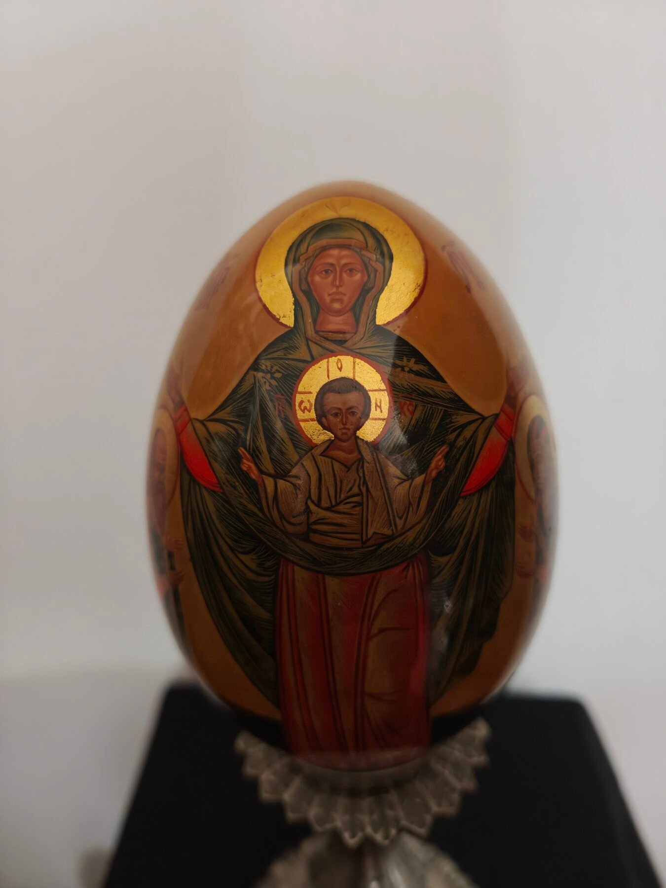 Huevo Ruso de Pascua Lacado en Madera «Virgen del Signo» Firmado