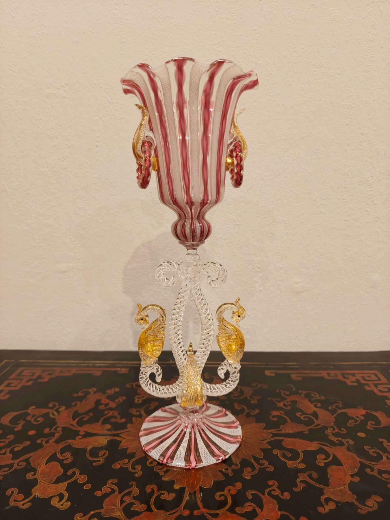 Tipetto de Murano con Filigrana Zanfirico y Reticello, Argollas Móviles e Hipocampos Dorados