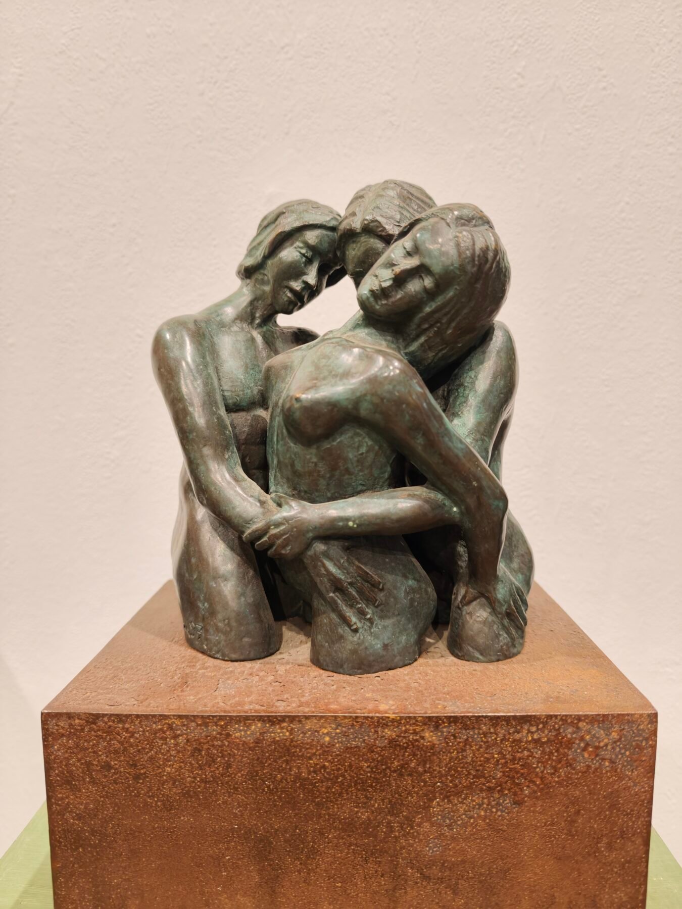 Ménage à trois